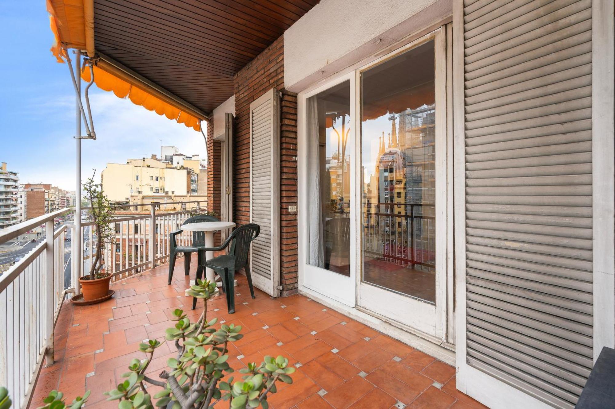 Stunning 5br With Sagrada Familia Views Appartement