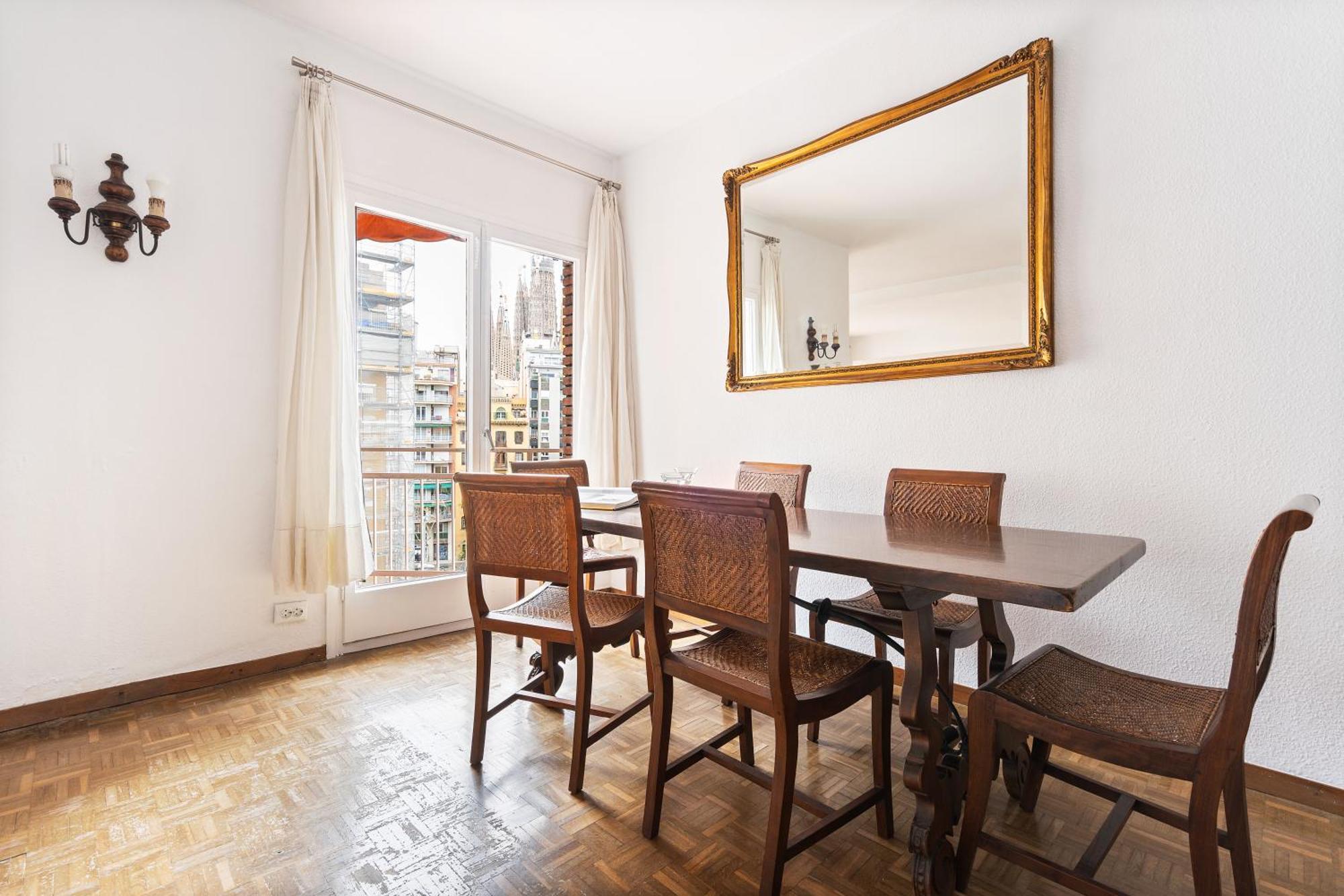 Stunning 5br With Sagrada Familia Views